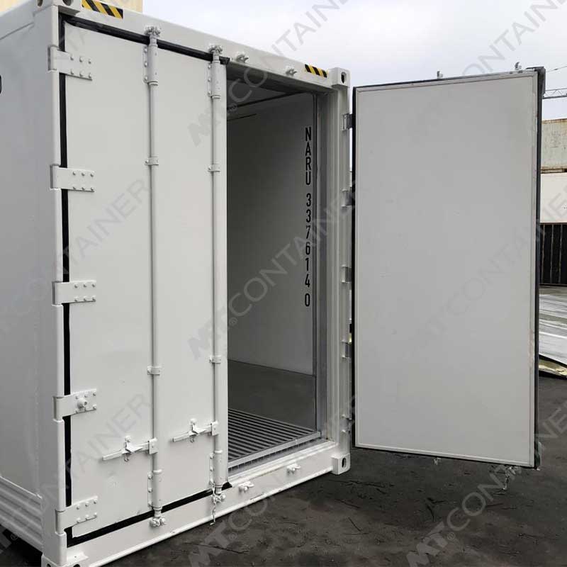 Weißer 10 Fuß High Cube Kühlcontainer NARU 337614 0 mit offener Tür