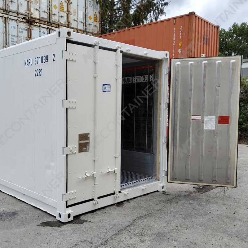 Weißer 40 Fuß High Cube Kühlcontainer NARU 371039-2 mit offener Tür
