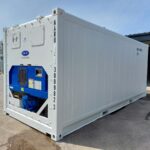 Container mit Kühlaggregat in weiß