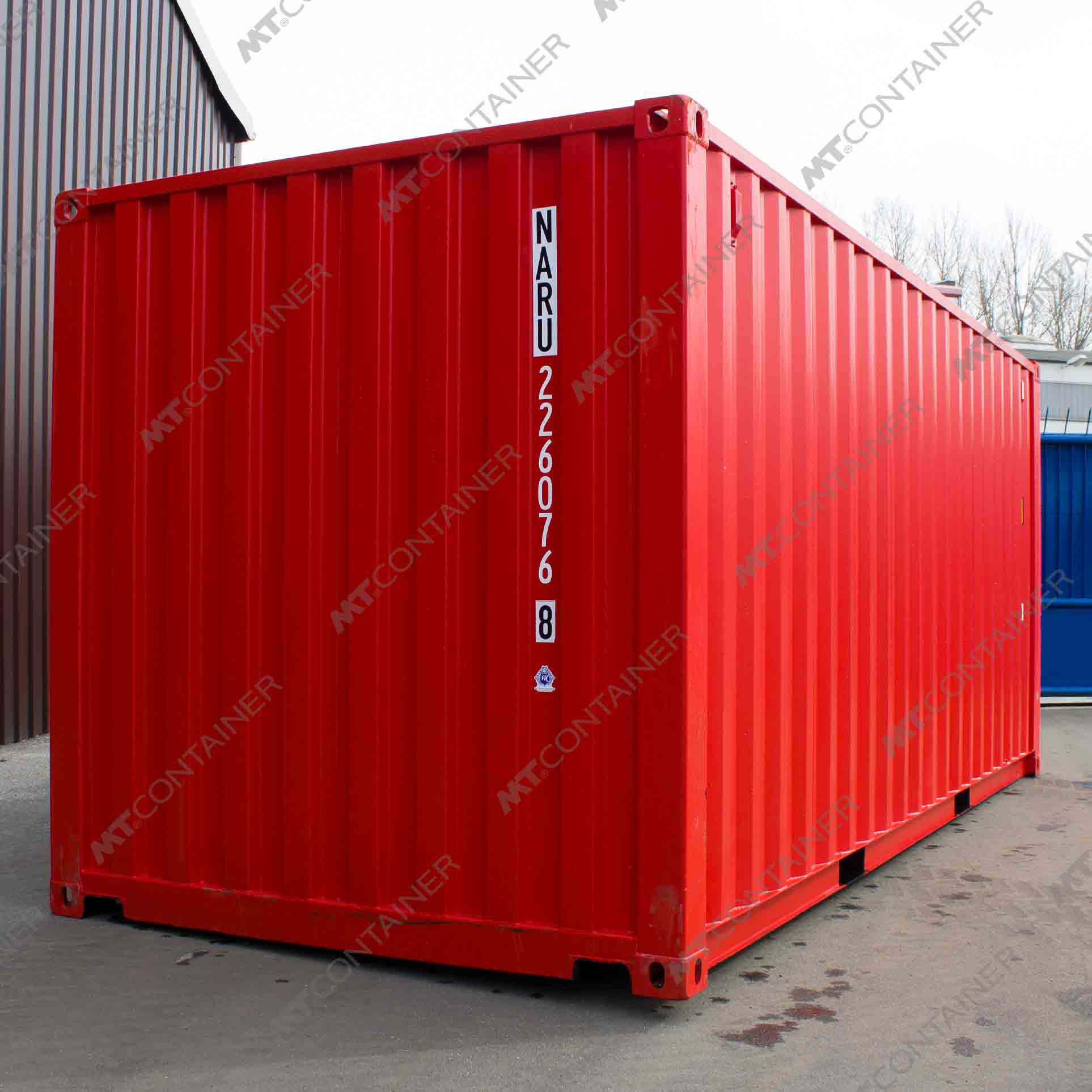 Ein roter 20 Fuss Seecontainer.
