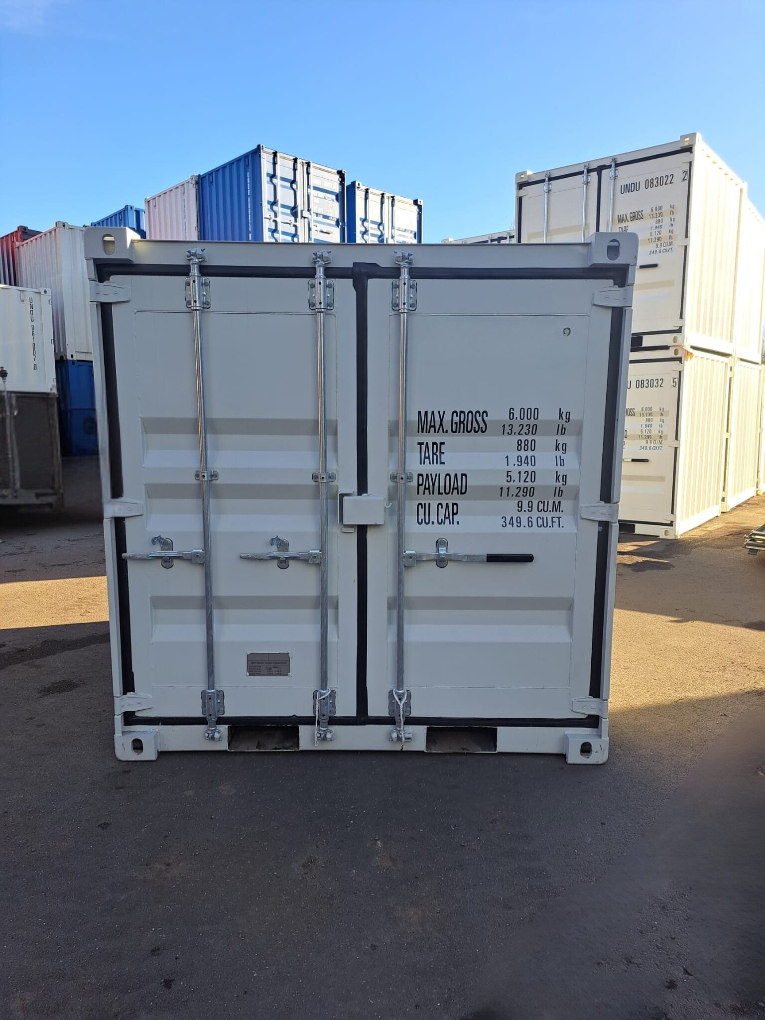 8 Fuss Materialcontainer Außenansicht Doppeltür
