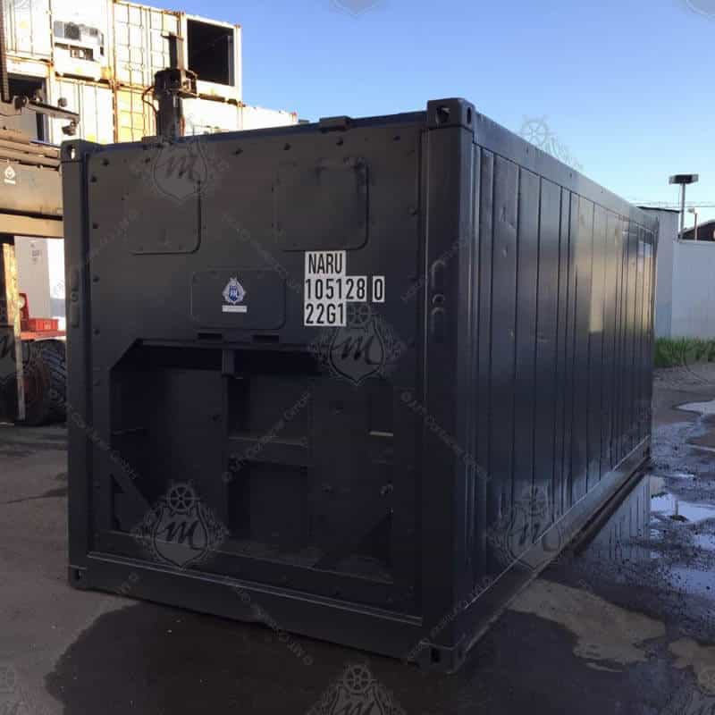 Ein grauer, 20 Fuß langer Isoliercontainer mit der Aufschrift NARU 105128-0 steht auf einer gepflasterten Fläche.