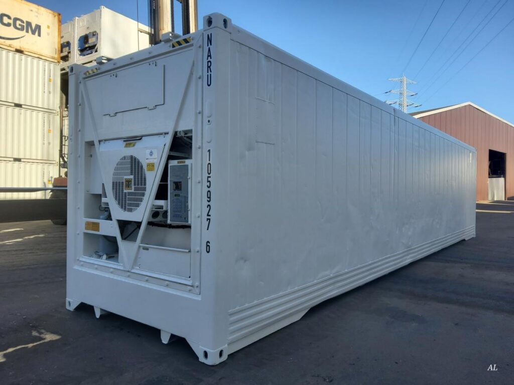 Kühlcontainer in der Größe 40 Fuss High Cube in weiß