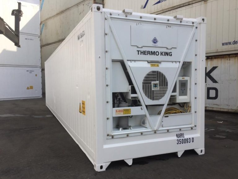 Container-Stromanschluss: Reefer-Aggregat mit Anschlusskabel am Kühlcontainer