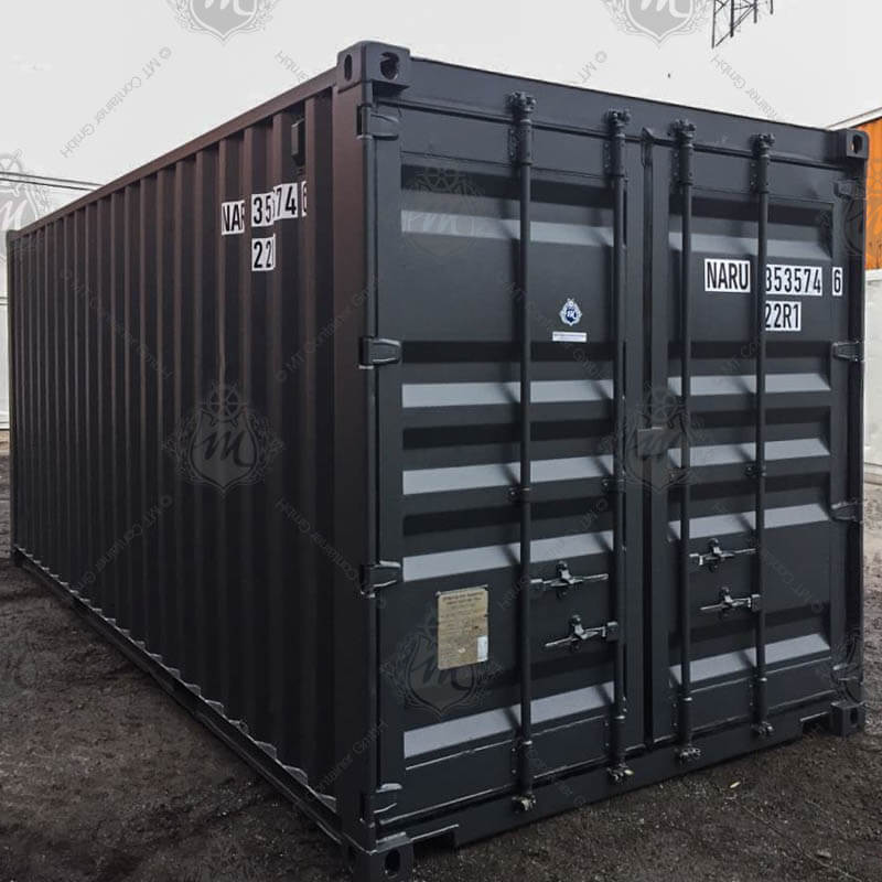 Ein dunkelgrauer 20-Fuß-Seecontainer mit der Aufschrift "NARU 353574-6" und markanten Türen.