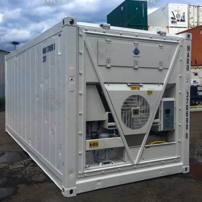 Weißer 20-Fuß-Kühlcontainer, Beschriftung "NARU 370690-0", Frontansicht mit Kühlsystem und Lüfter.