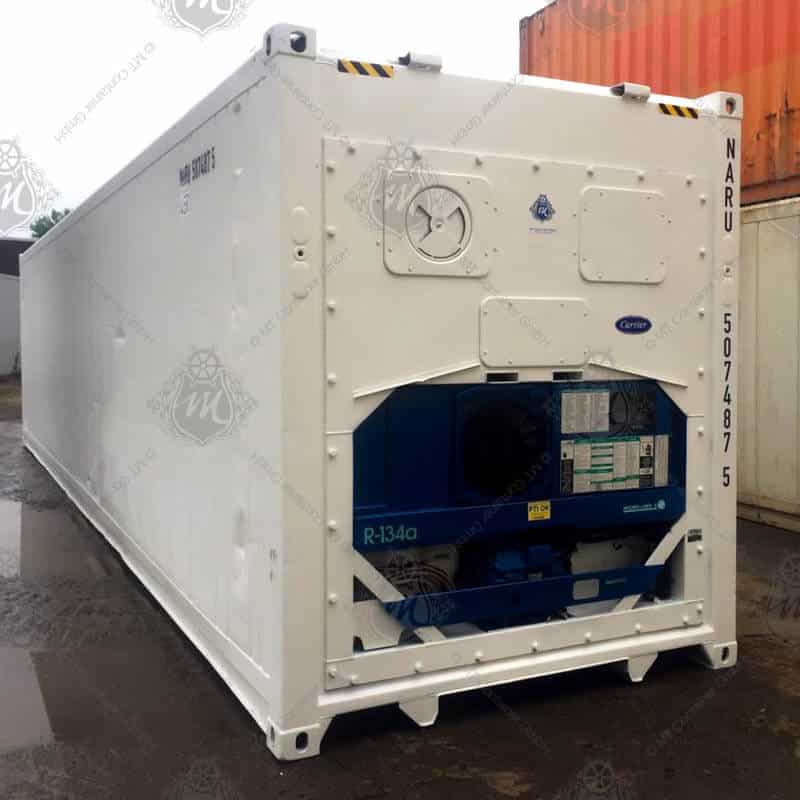 Weißer 40 Fuß High Cube Kühlcontainer NARU 507487-5 mit blauer Kühleinheit an der Stirnseite.