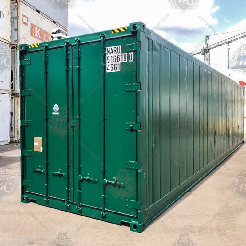 Ein grüner 40-Fuß-HC-Isoliercontainer mit der Beschriftung "NARU 516619-0" und einer eingesetzten Isolierwand.