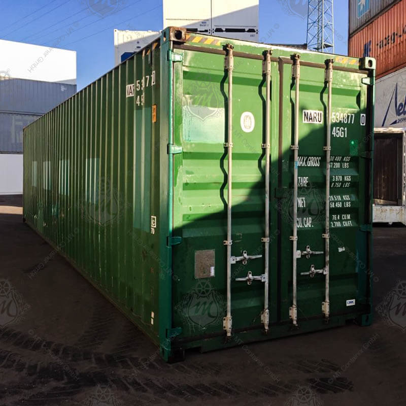 Ein grüner 40 Fuß Seecontainer mit der Kennzeichnung NARU 534877-0.