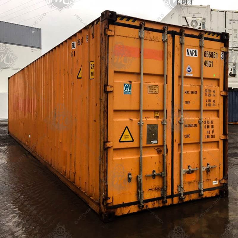 Ein orangefarbener 40 Fuß High Cube Lagercontainer mit der Kennzeichnung NARU 655851-3 ist frontal abgebildet.