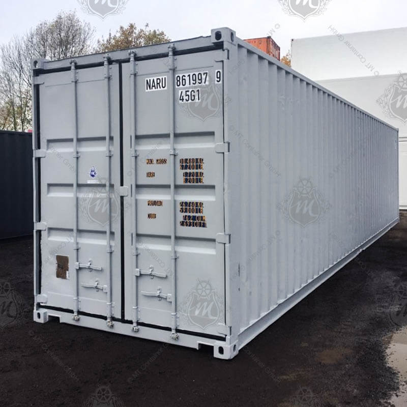 Ein großer, grauer 40-Fuß-High-Cube-Seecontainer mit der Kennzeichnung NARU 861887-9 steht auf einem Freigelände.