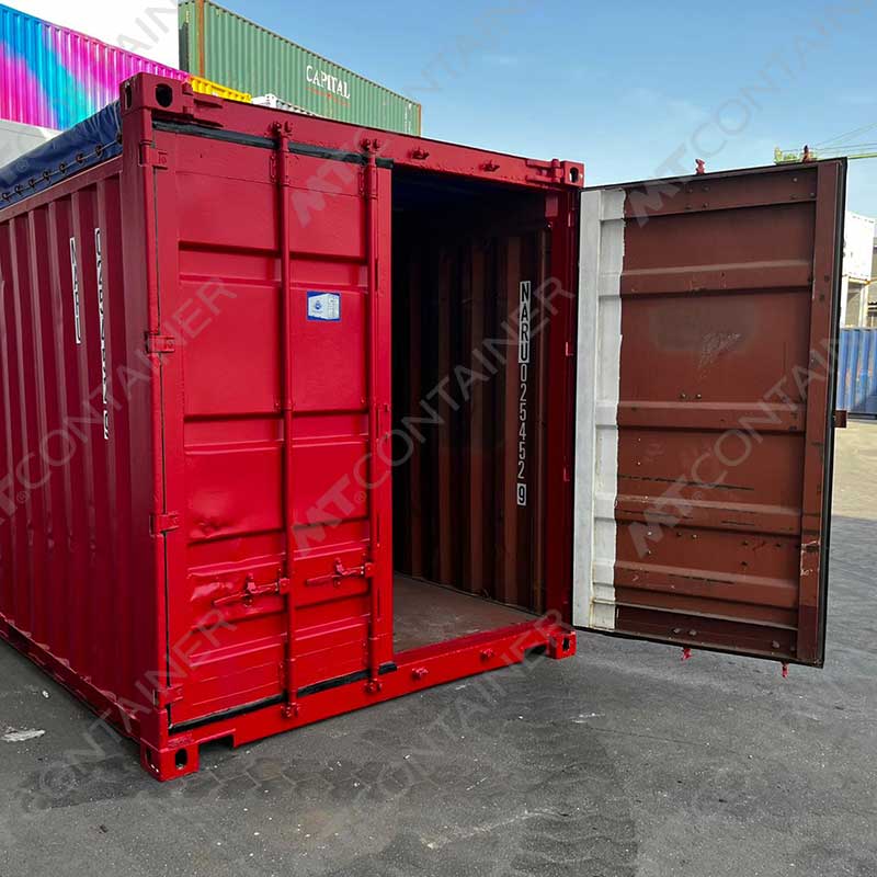 Roter 20 Fuß Open Top Container NARU 025452 9 mit offener Tür
