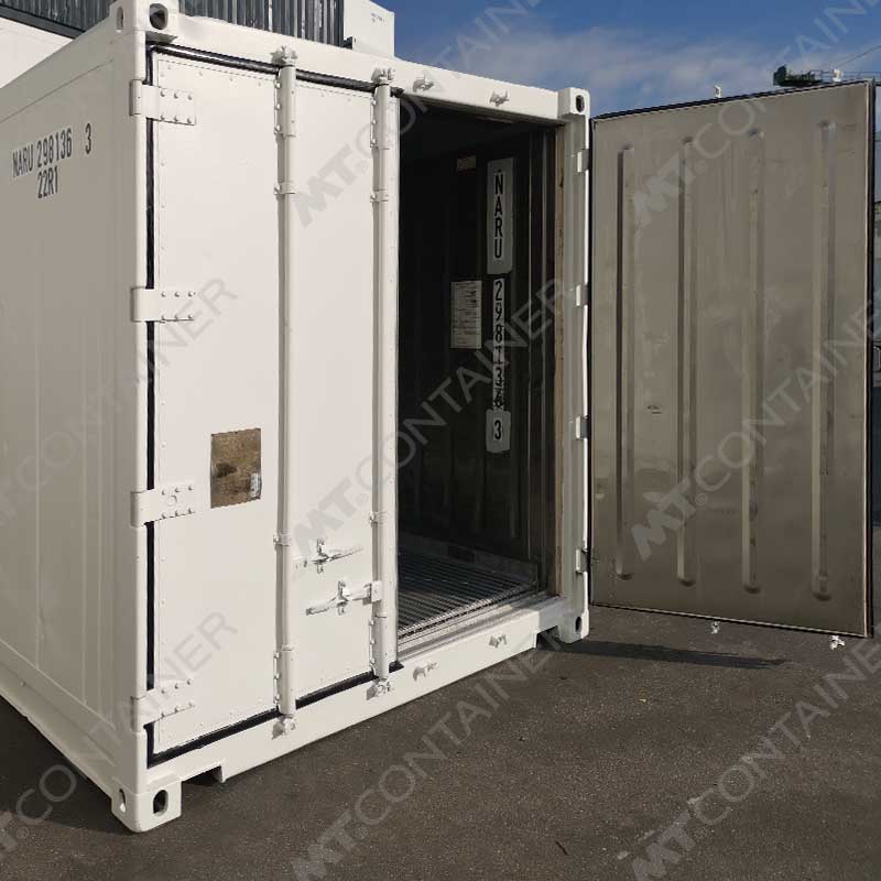 Weißer 20 Fuß Kühlcontainer NARU 298136 3, mit offener Tür