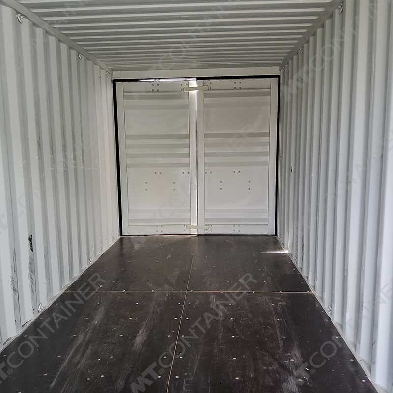 Grauer 20 Fuß Double Door Seecontainer NARU 300426 7, Blick von innen